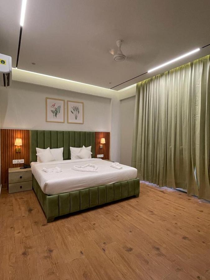 Hotel West Inn Premium Kharar Buitenkant foto