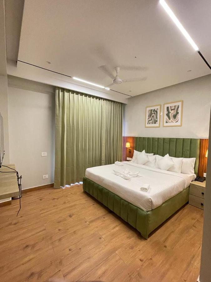 Hotel West Inn Premium Kharar Buitenkant foto
