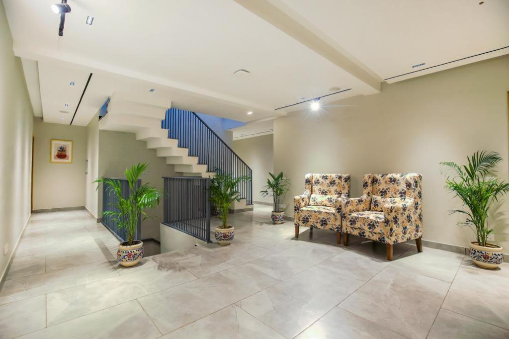 Hotel West Inn Premium Kharar Buitenkant foto