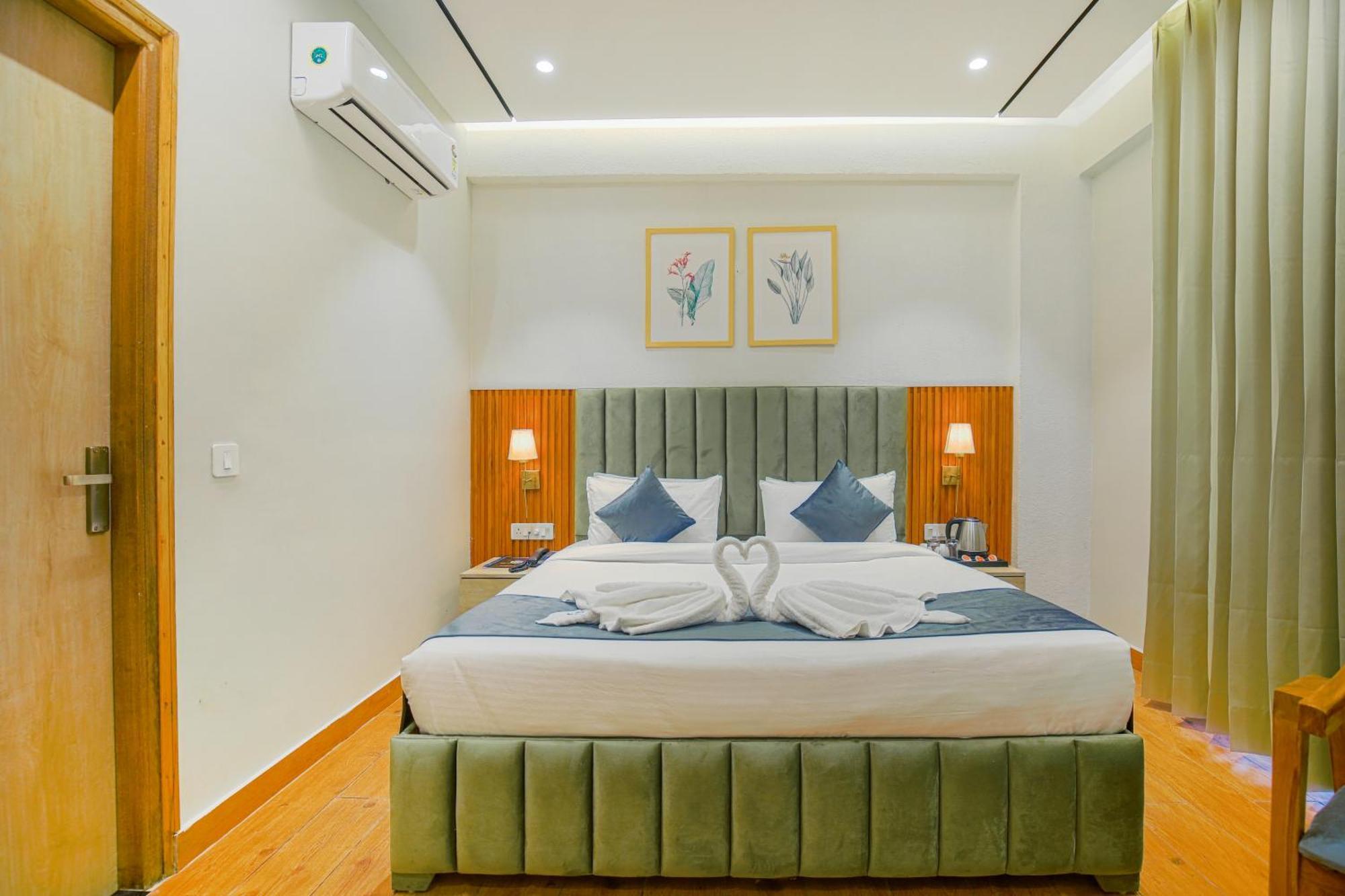 Hotel West Inn Premium Kharar Buitenkant foto
