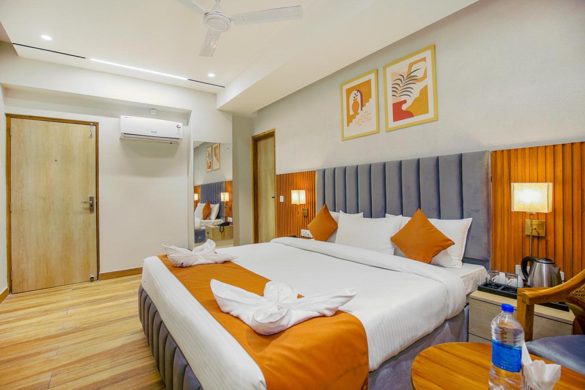 Hotel West Inn Premium Kharar Buitenkant foto